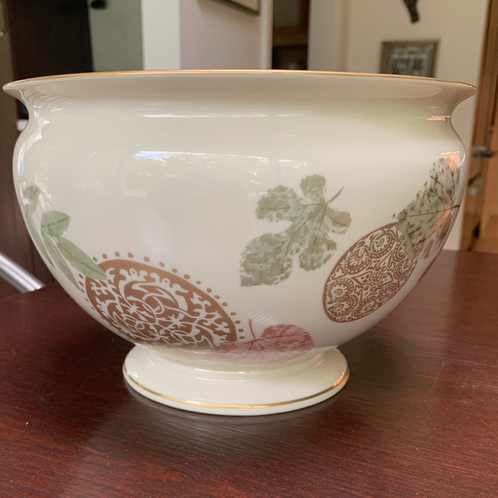 Lenox Nature’s Impressions Burn Leaf Bowl